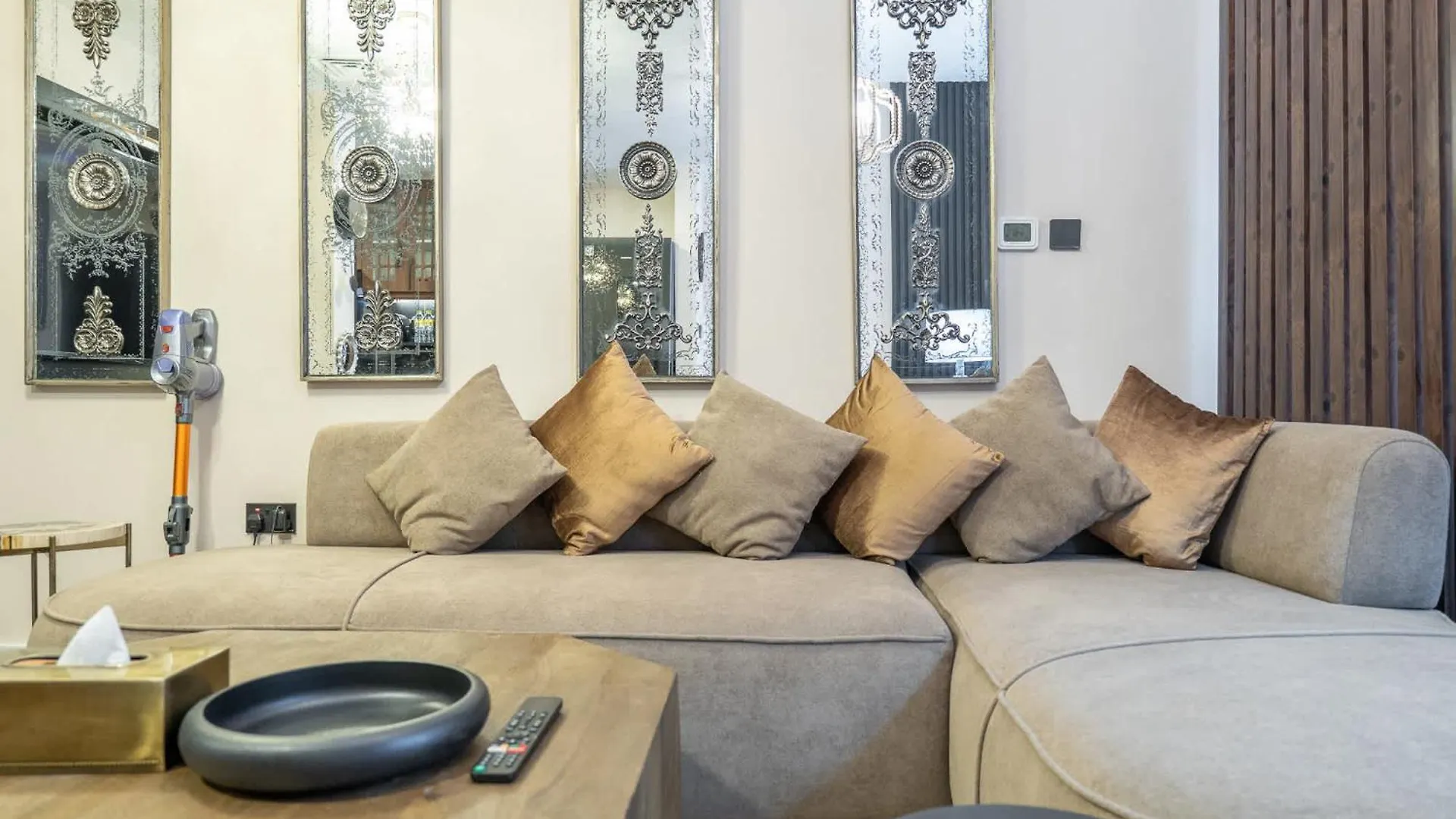 Extravagant Studio Stay For 2 In Jvc Dubaj 0*,  Zjednoczone Emiraty Arabskie